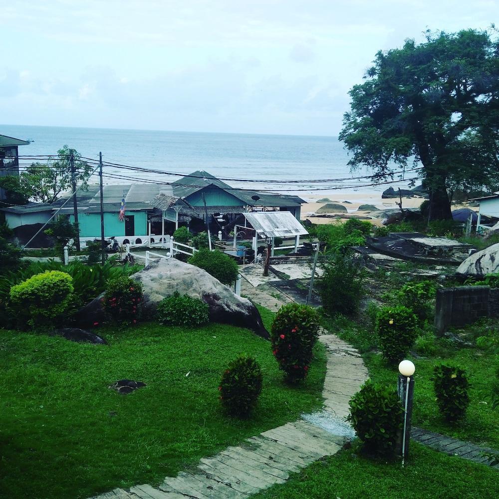 Marina Bay Resort & Restaurant Kampung Genting Buitenkant foto