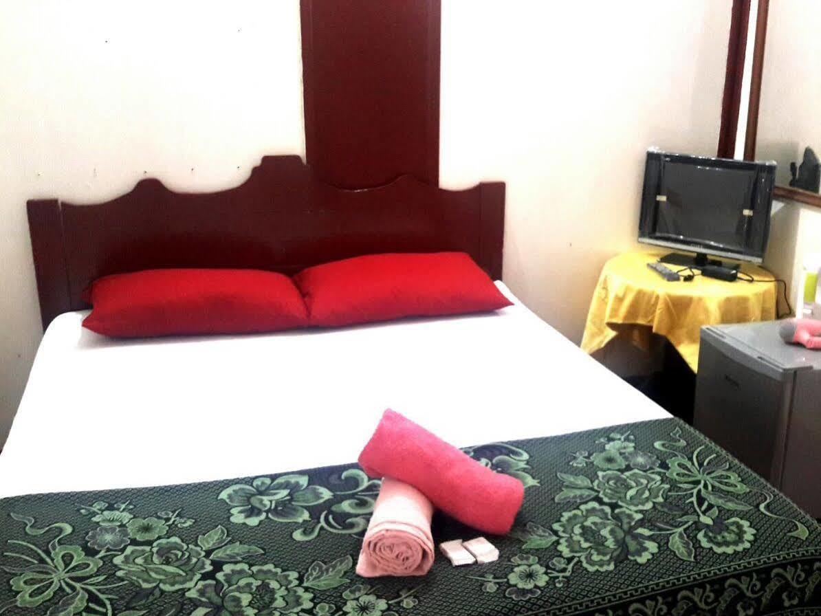 Marina Bay Resort & Restaurant Kampung Genting Buitenkant foto