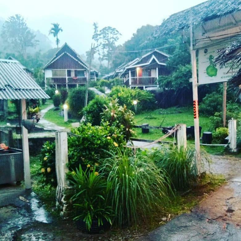 Marina Bay Resort & Restaurant Kampung Genting Buitenkant foto
