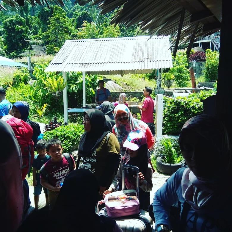 Marina Bay Resort & Restaurant Kampung Genting Buitenkant foto